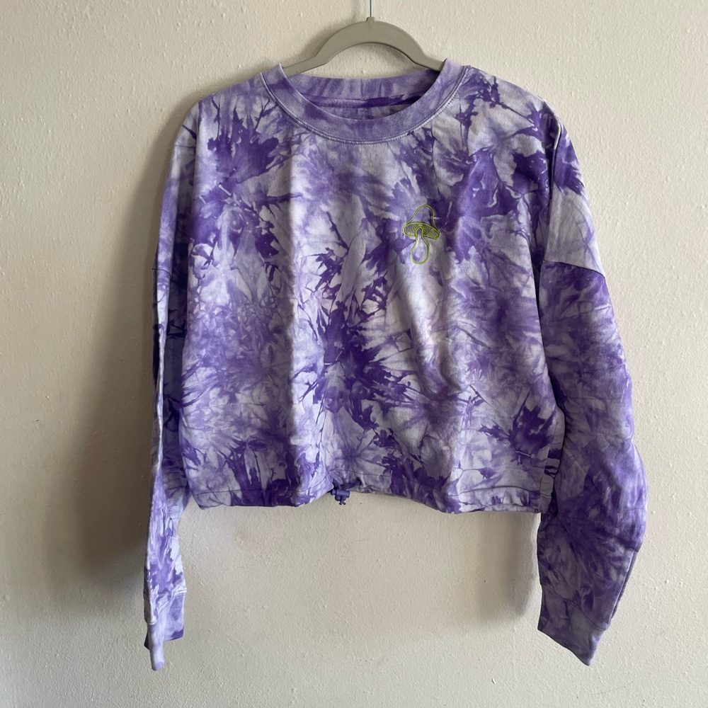 Purple tie-dye crop top crewneck